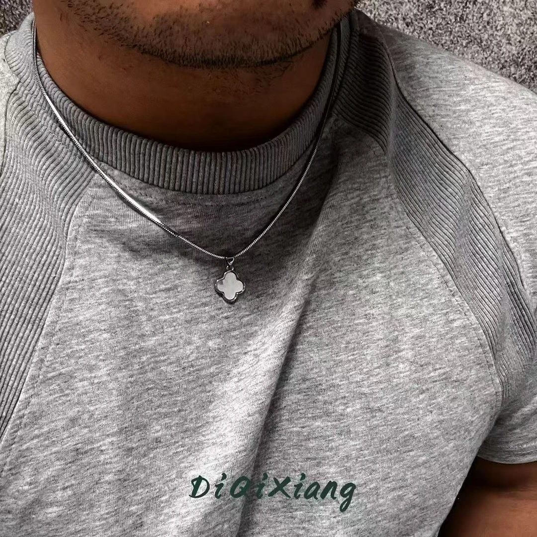 钛钢项链 男士项链四叶草小众简约高级感男生项链不掉色ins百搭