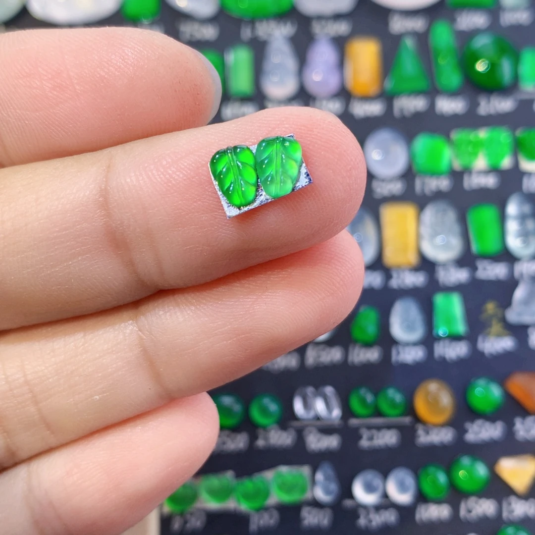 翡翠未镶嵌颈饰天然翡翠玉石绿叶