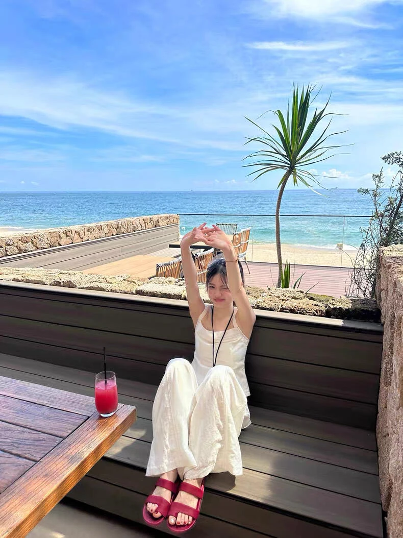 小众设计款显瘦修身无袖上衣2025夏季休闲宽松时尚百搭阔腿长裤女