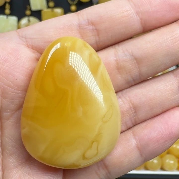 蜜蜡未镶嵌珠宝奇石