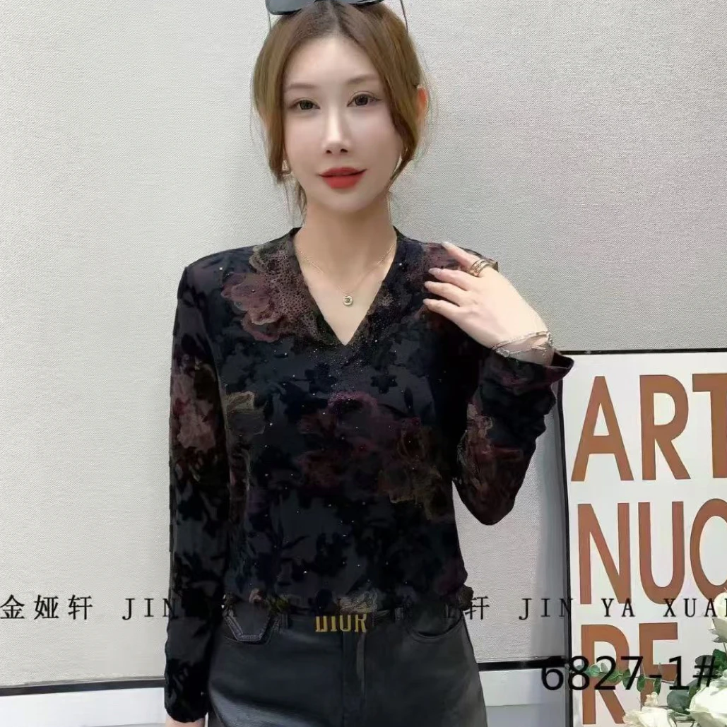 【沐丹阁】新中式上衣国风植绒烧花长袖新款女士V领烫钻小衫上衣