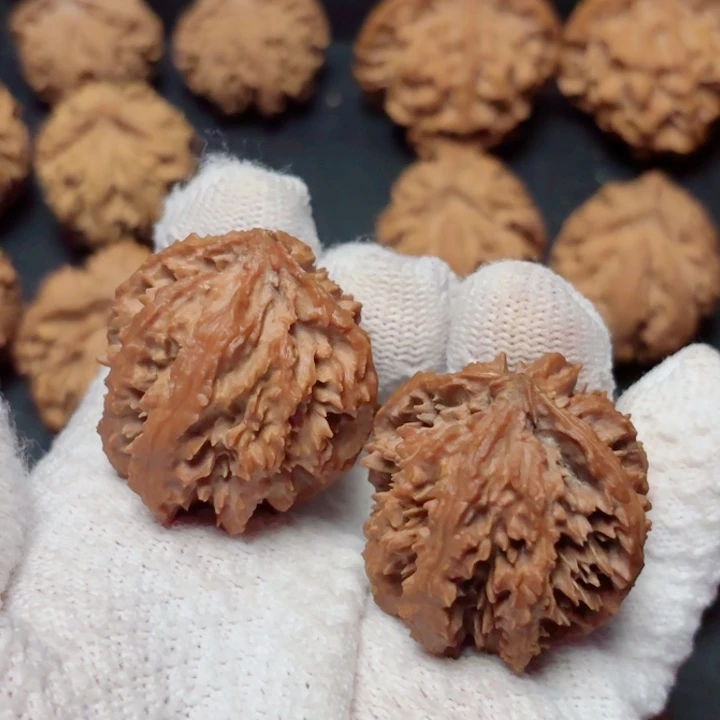 文玩核桃把件秦岭灯笼17