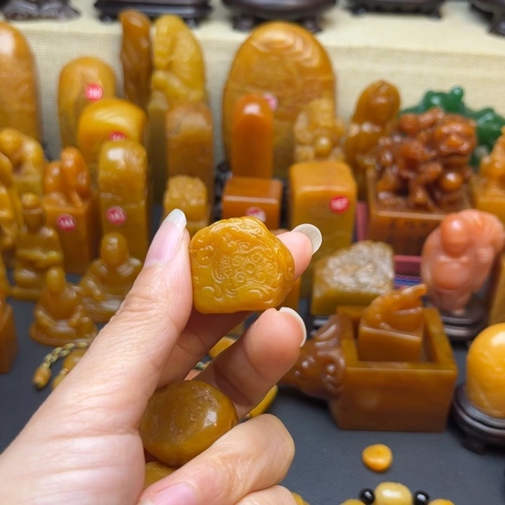 胡***迷寿山石印石题材：工艺品