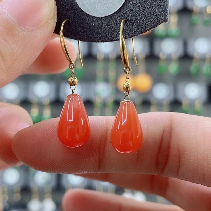 18K金镶嵌耳饰南红玛瑙