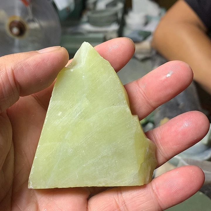 颈饰未镶嵌和田玉（糖玉）