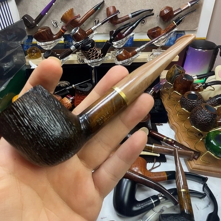 M****n烟斗和小的小鸟和猫一样
