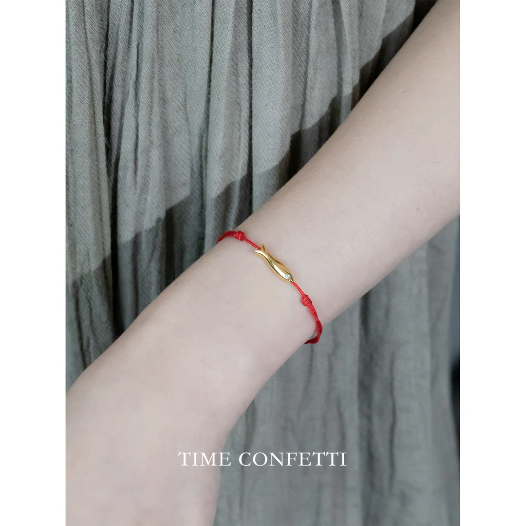 925银手链 镀K金【孙二娘】有闲余-正红绳手工编织小鱼手绳TC 7204