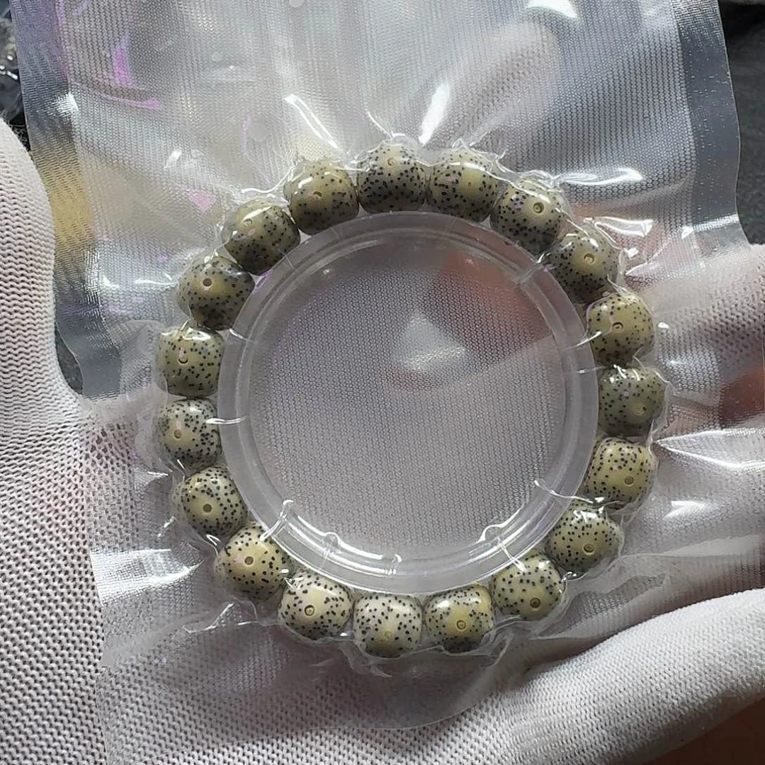 星月菩提手串银***罗星月菩提12mm石玉料（轻微走色）