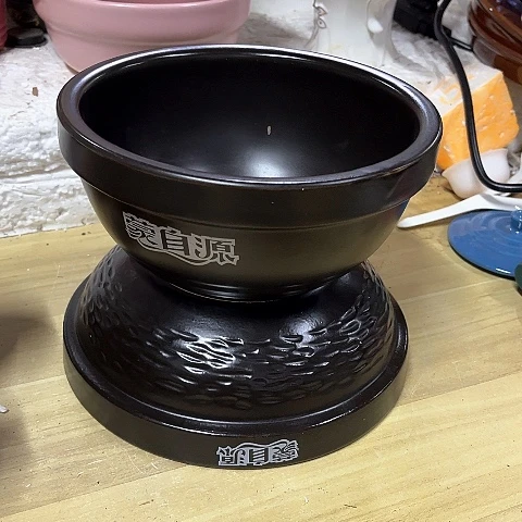 微瑕，明火，口径20高度6矮款石锅1个，瘦款石头锅1个