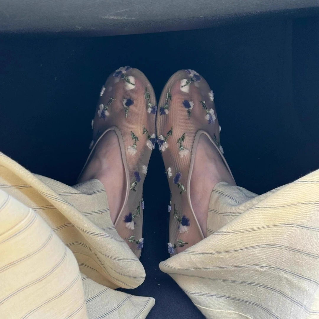 羊皮手工绣花单鞋女夏2025新款透气舒适平底网纱芭蕾鞋轻奢奶奶鞋