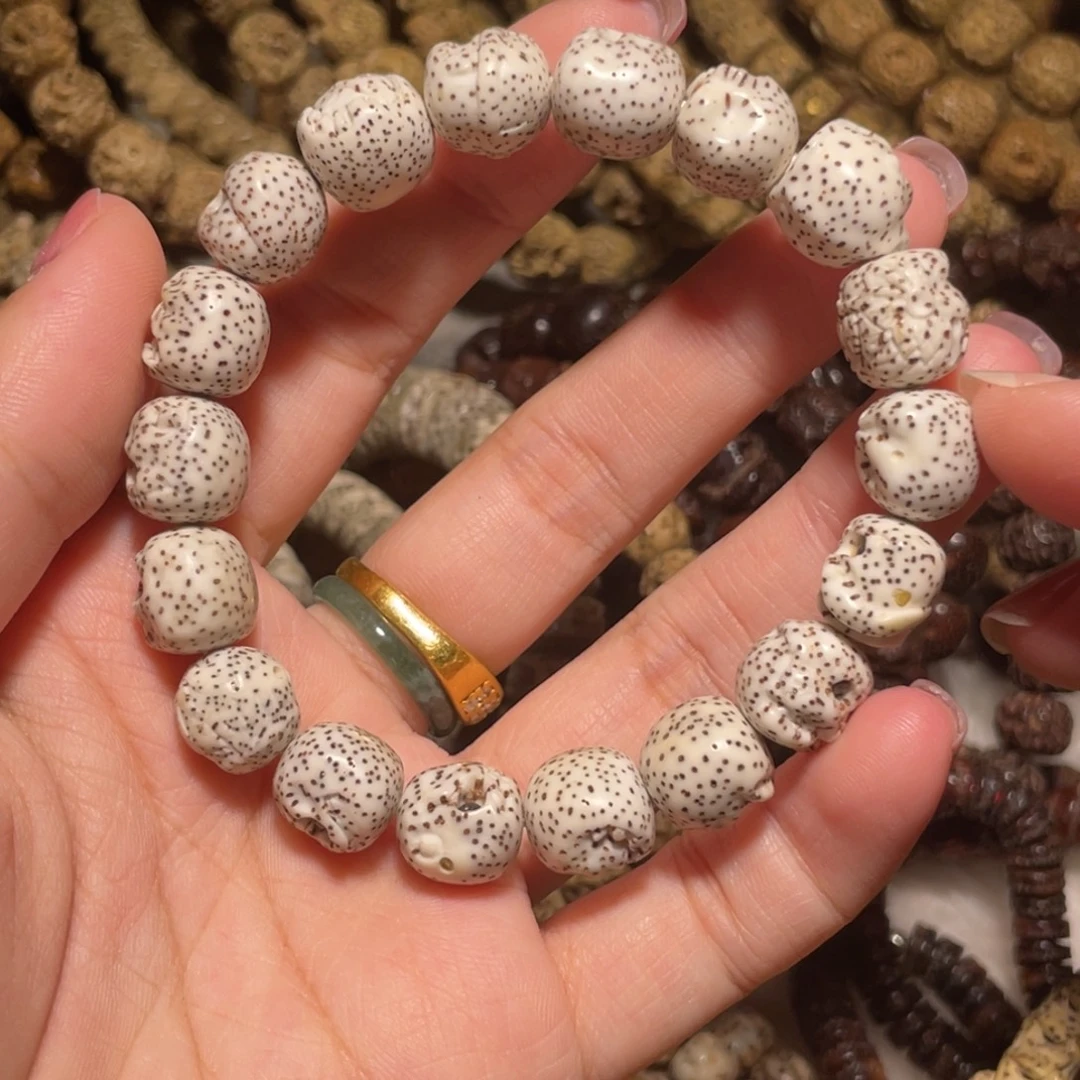 吊坠星月菩提十八呆手串