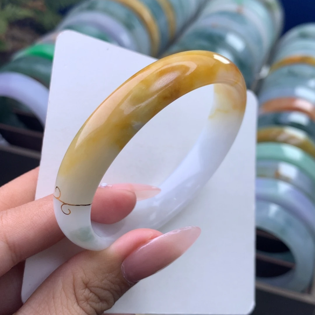 翡翠未镶嵌手镯60贵妃