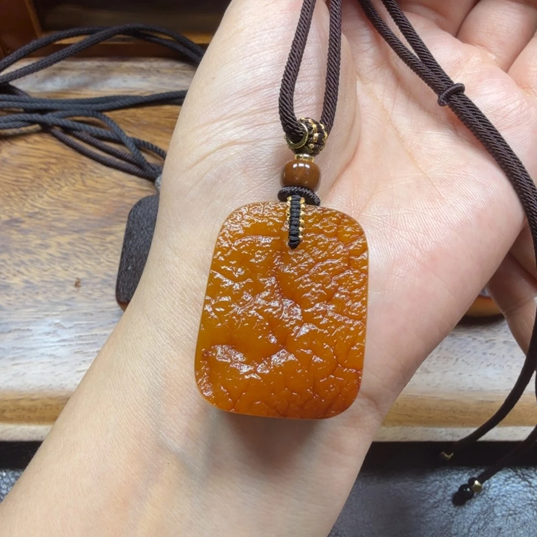 琥珀未镶嵌吊坠(赠链)