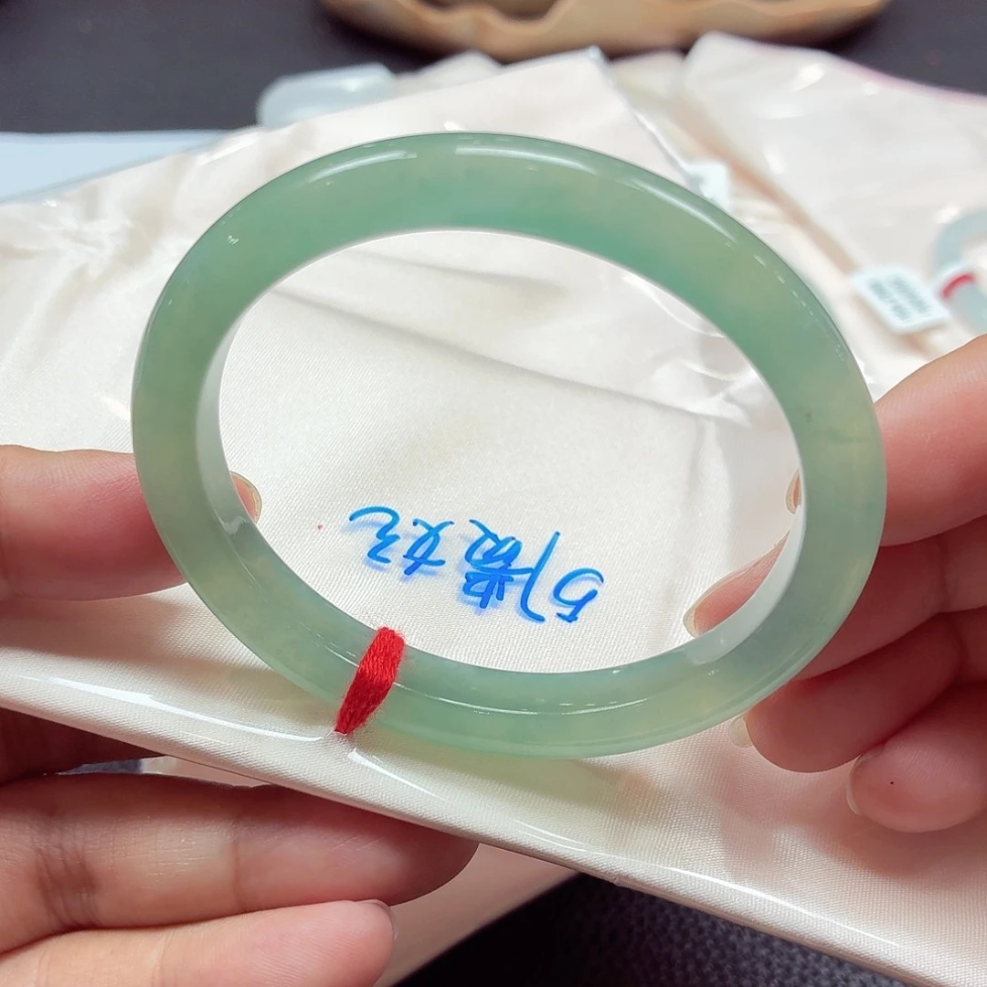 未镶嵌手镯（贵妃镯）翡翠天然缅甸A货翡翠