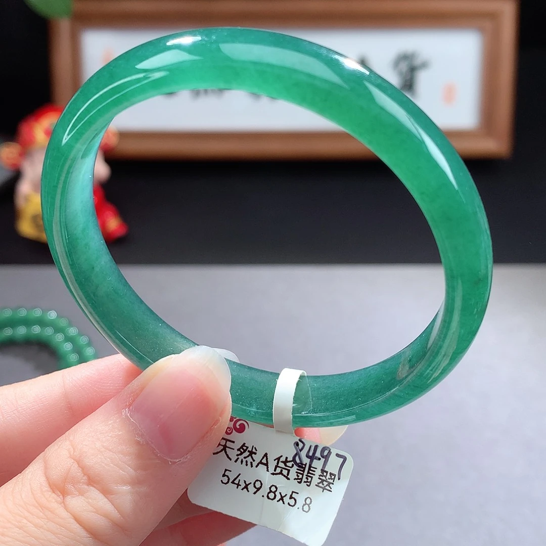未镶嵌手镯（圆镯）翡翠