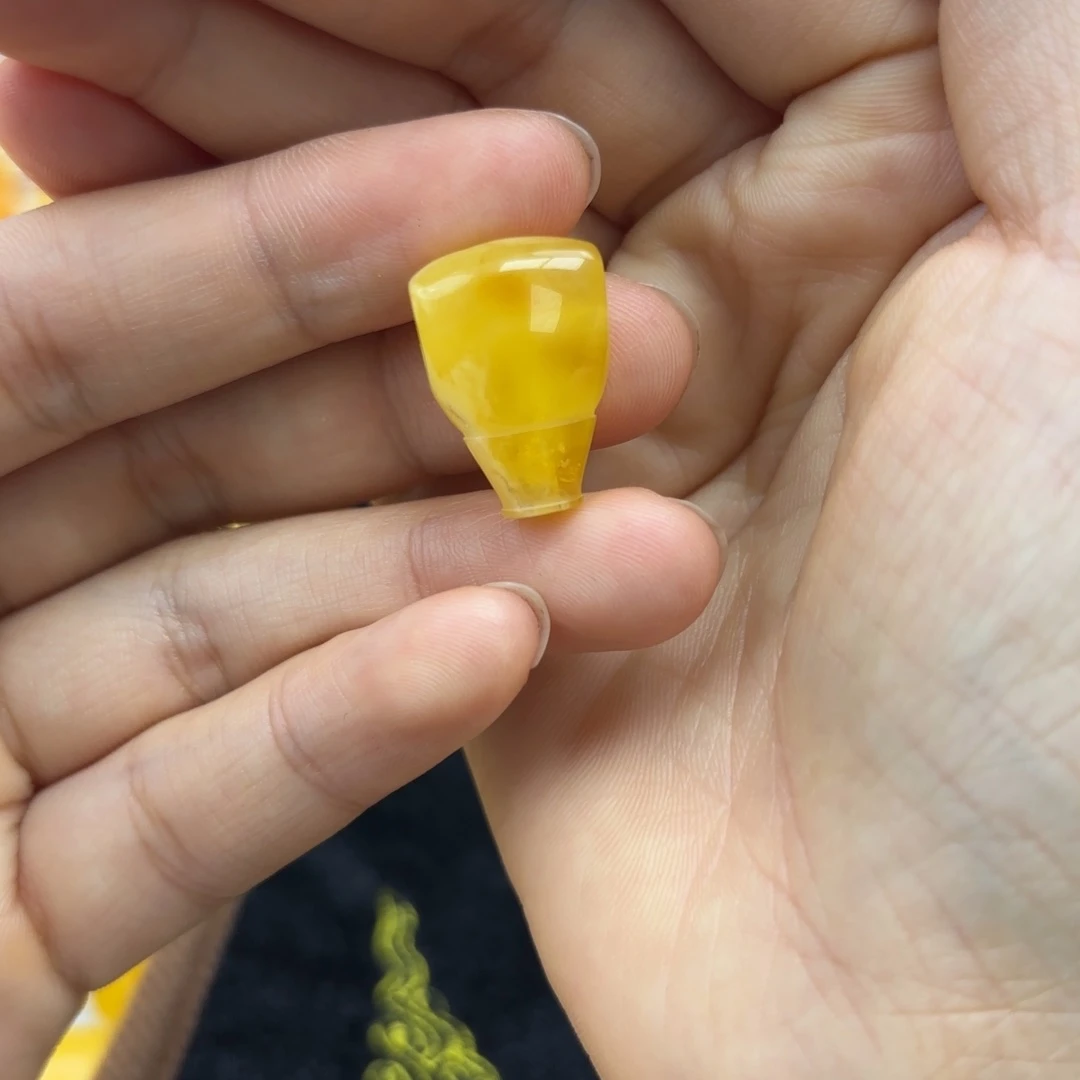 未镶嵌蜜蜡珠宝奇石