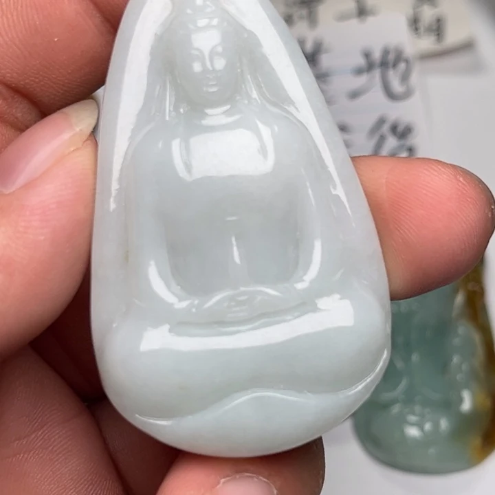 翡翠未镶嵌颈饰素衣观音