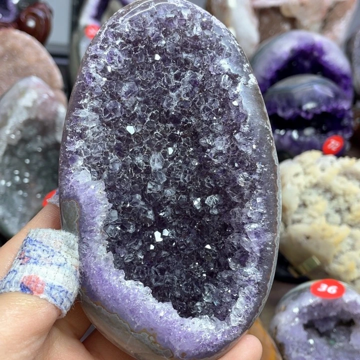 水晶摆件未镶嵌捡漏