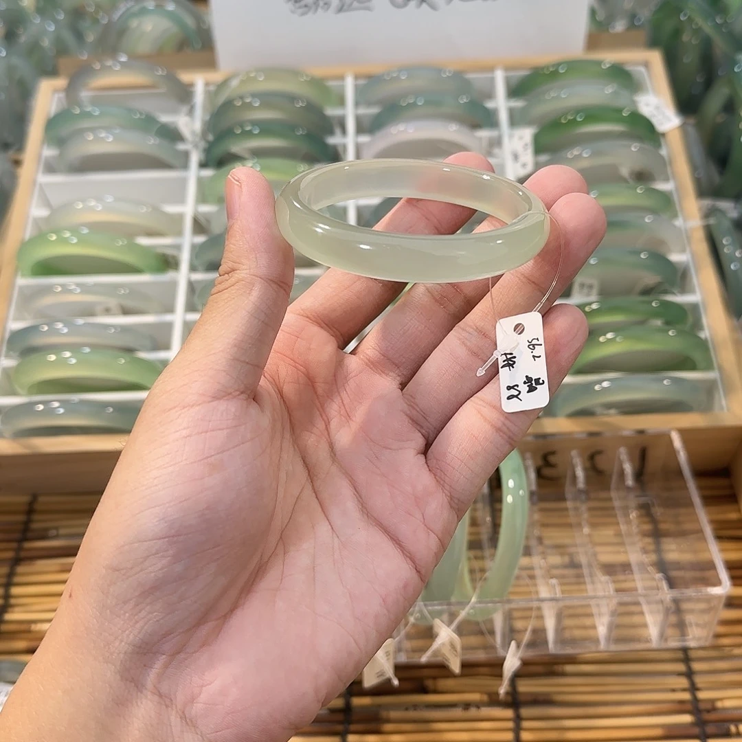 玛瑙/玉髓未镶嵌手镯圈口56.2
