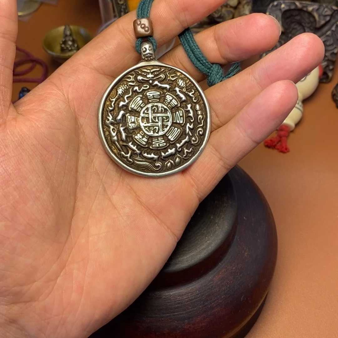 泥塑日**贺藏传牌子……