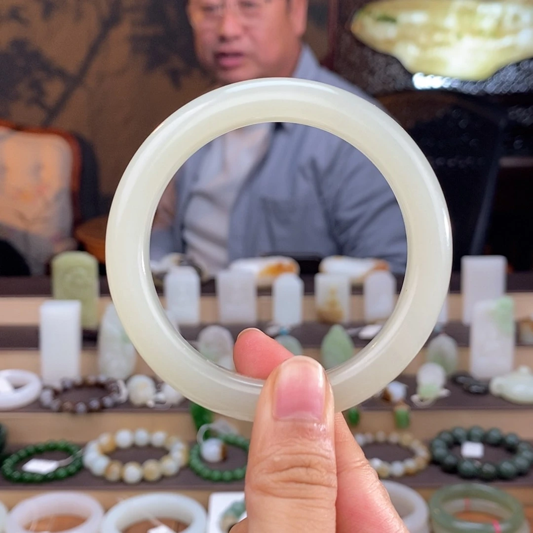 【闪购商品】和田玉手镯未镶嵌