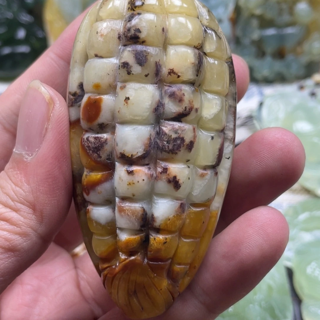 蛇纹石玉颈饰未镶嵌吊坠