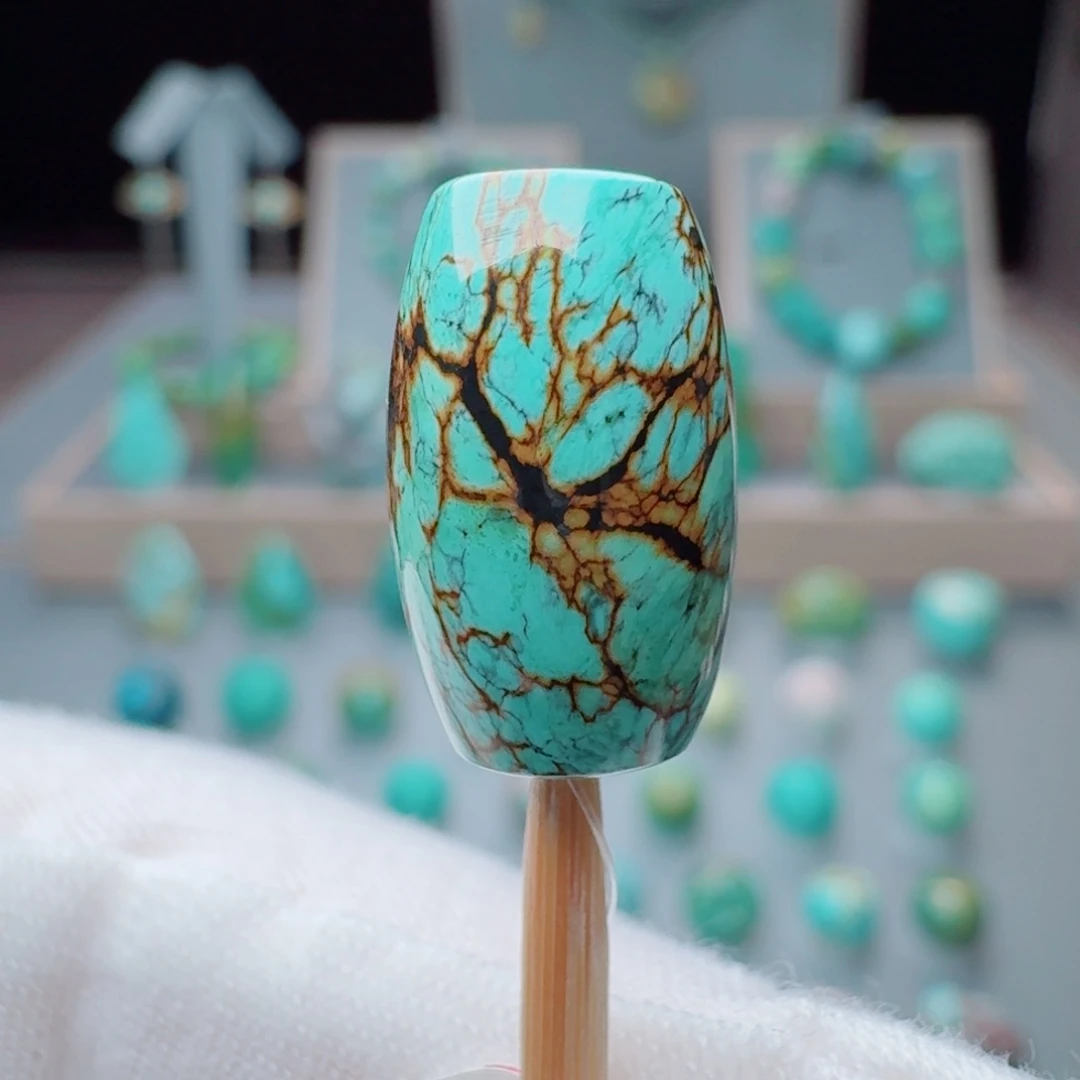 绿松石未镶嵌颈饰