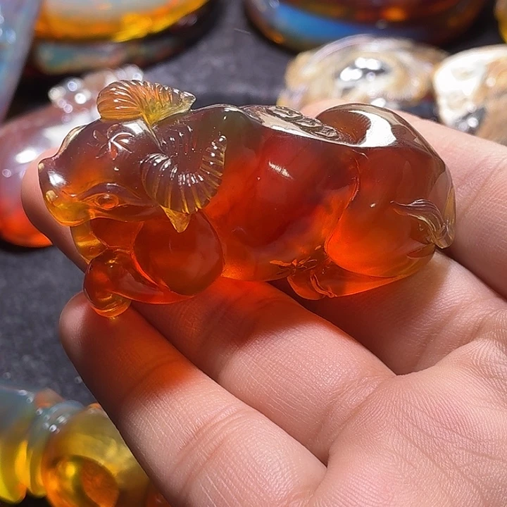 .***R琥珀未镶嵌裸石，，