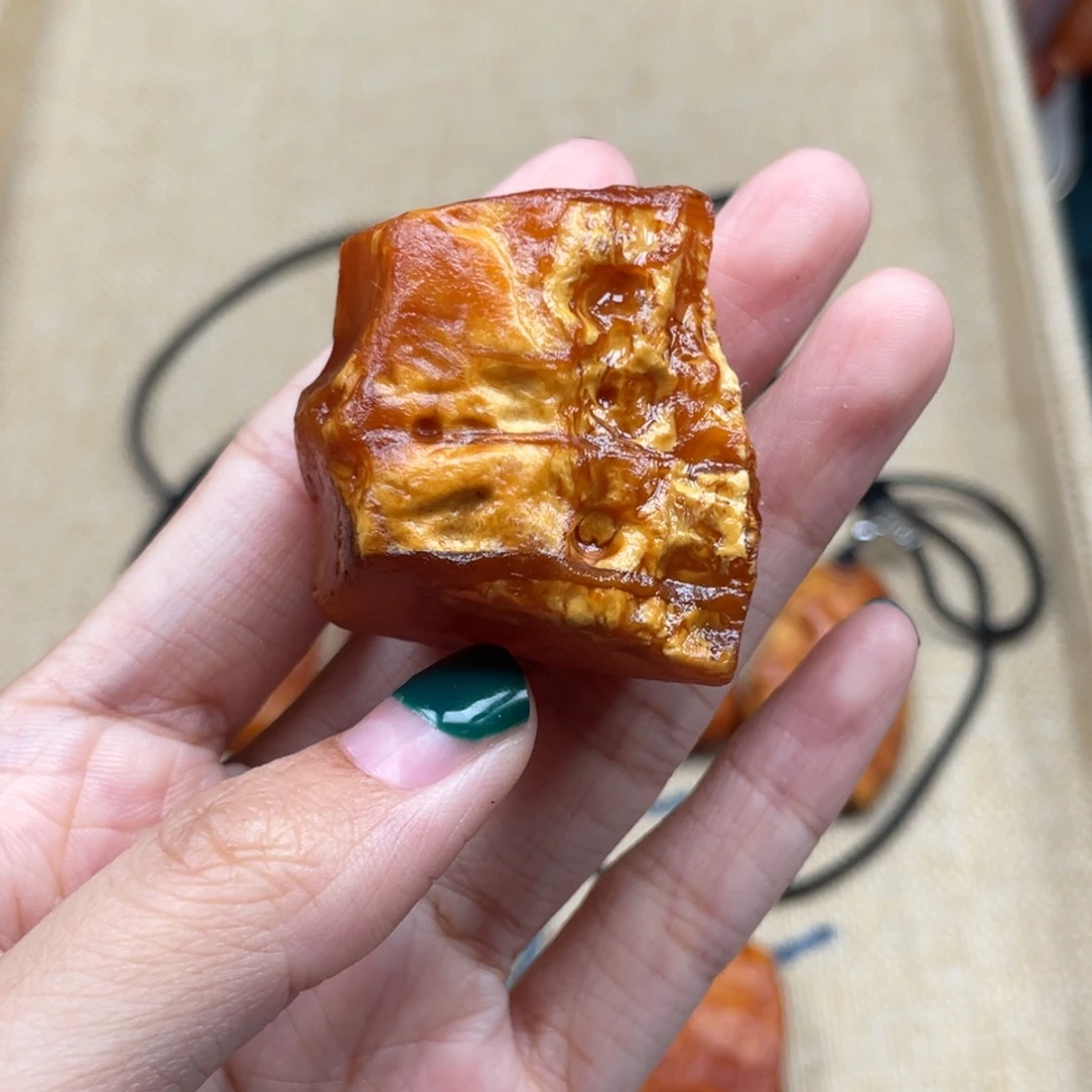 找***见琥珀未镶嵌珠宝奇石