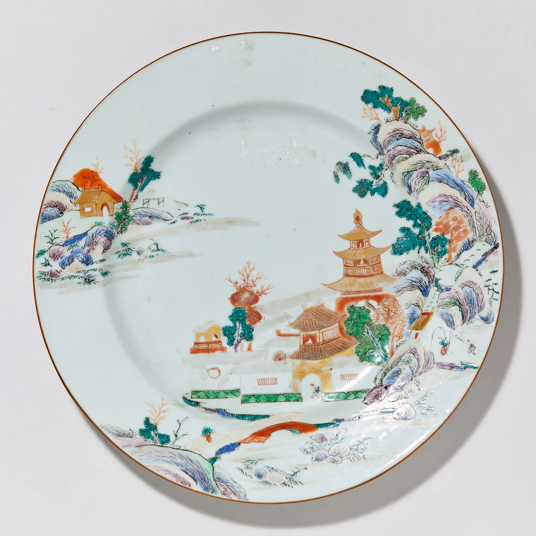 3345清乾隆粉彩青绿山水折沿盘【古董拍卖】