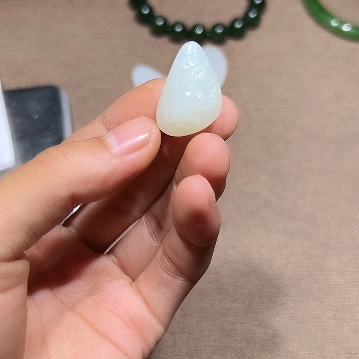 和田玉未镶嵌吊坠(不含链)