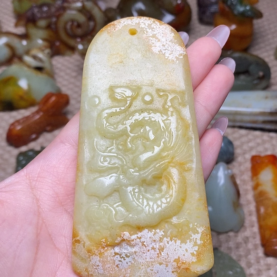 未镶嵌蛇纹石玉颈饰