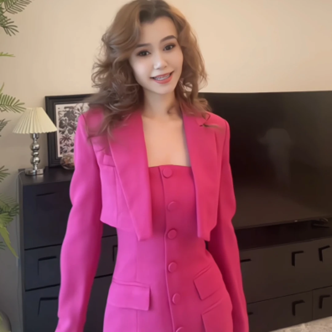 春季款玫红色吊带短西装套装