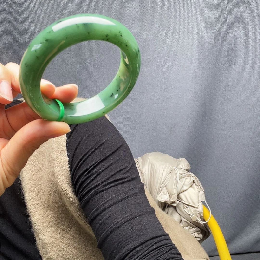 用***0和田玉未镶嵌手镯