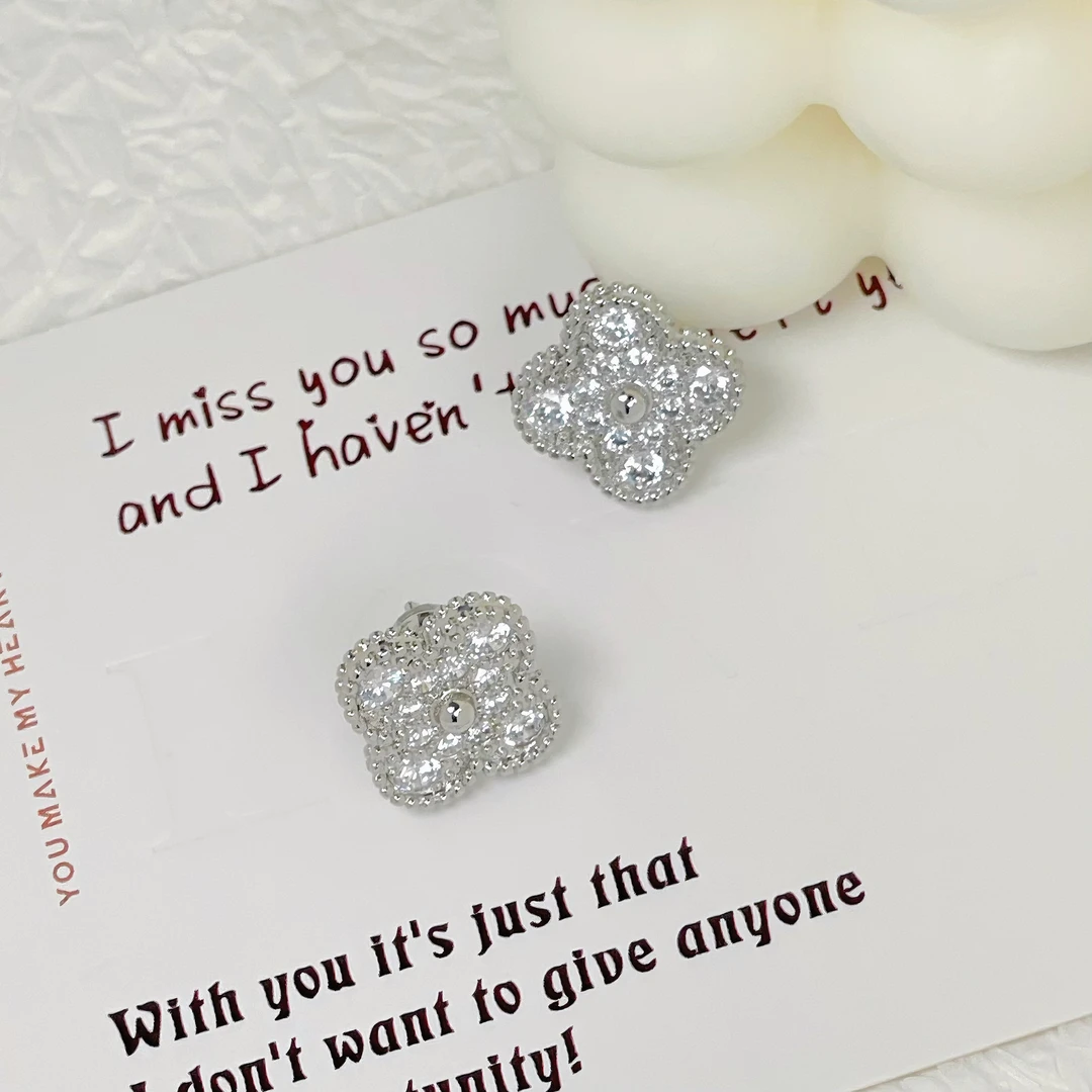 NANSHE/南奢 精致小巧满Z银色耳钉 L323