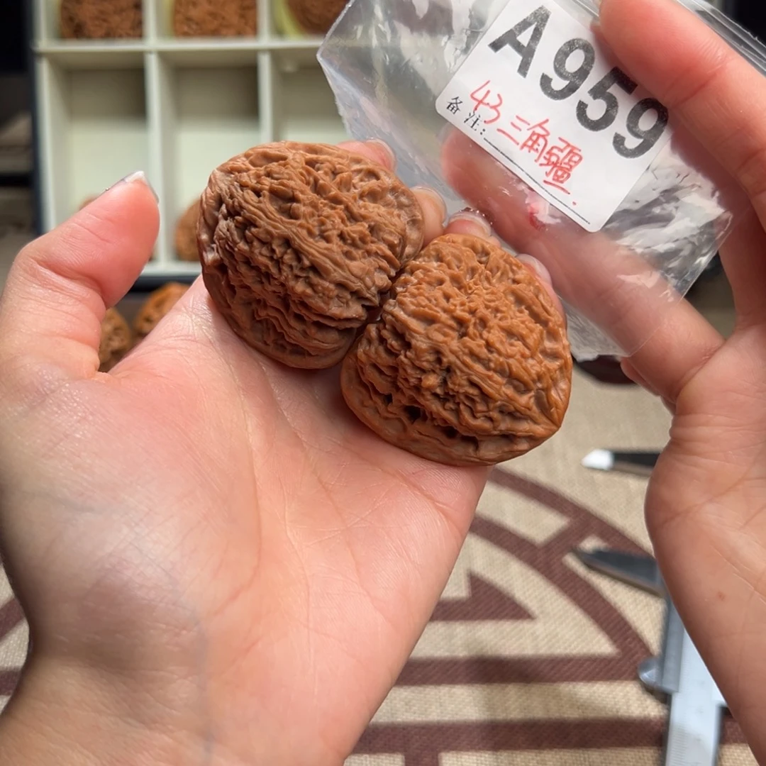 43三角疆文玩核桃
