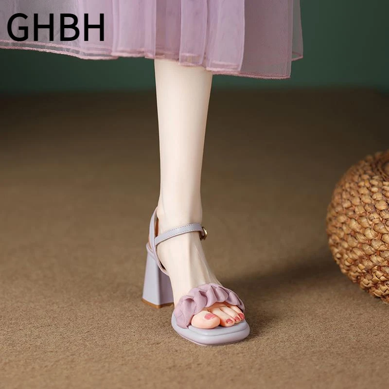 绝美气质紫色凉鞋女款夏季2025年欧货夏款配裙子的粗跟法式高跟鞋