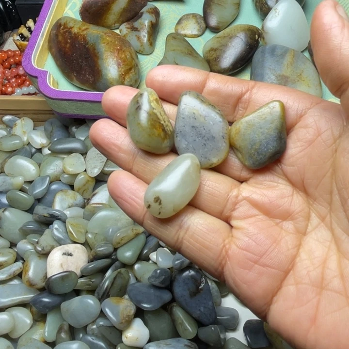 和田玉未镶嵌珠宝半成品