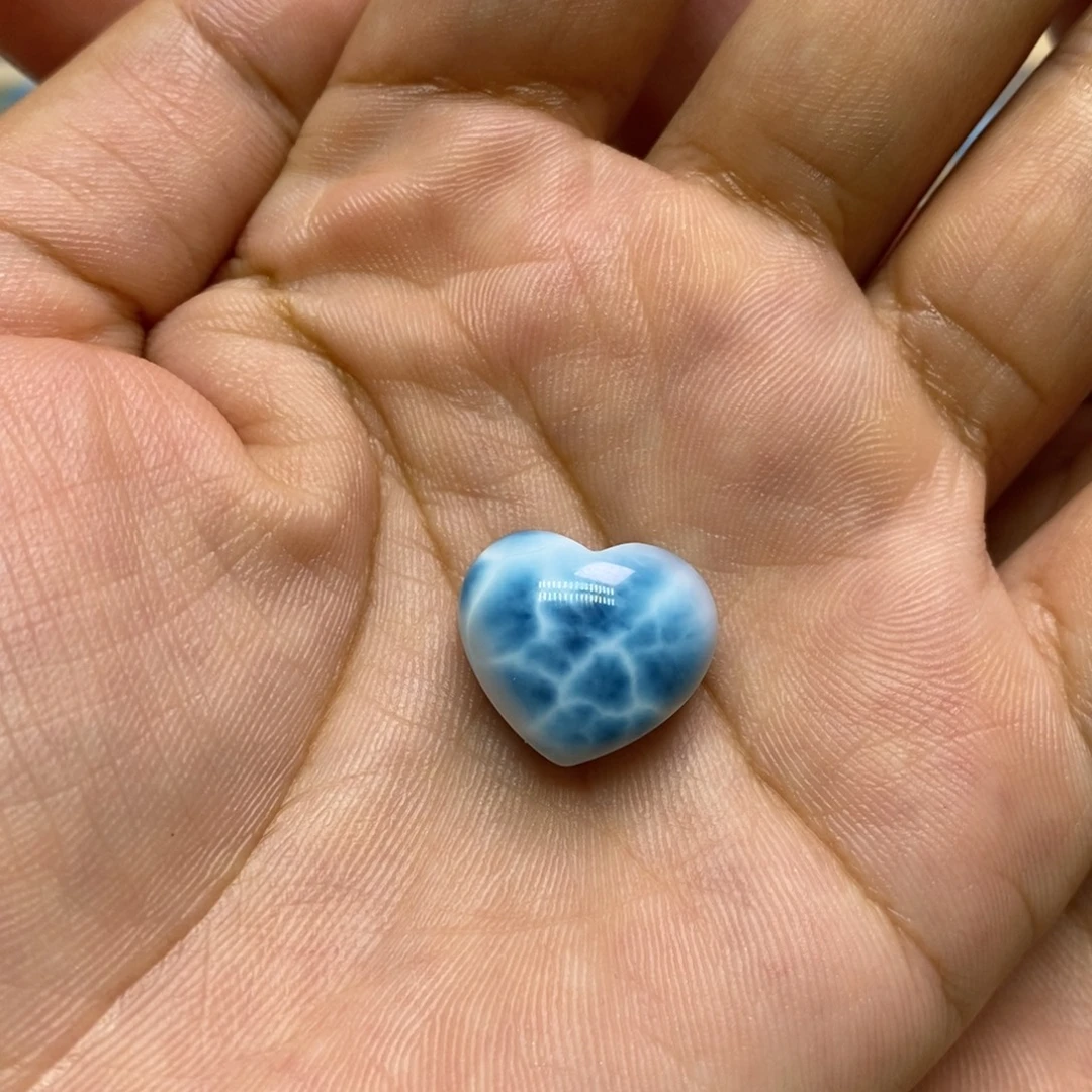 虹***未镶嵌针钠钙石（海纹石）颈饰