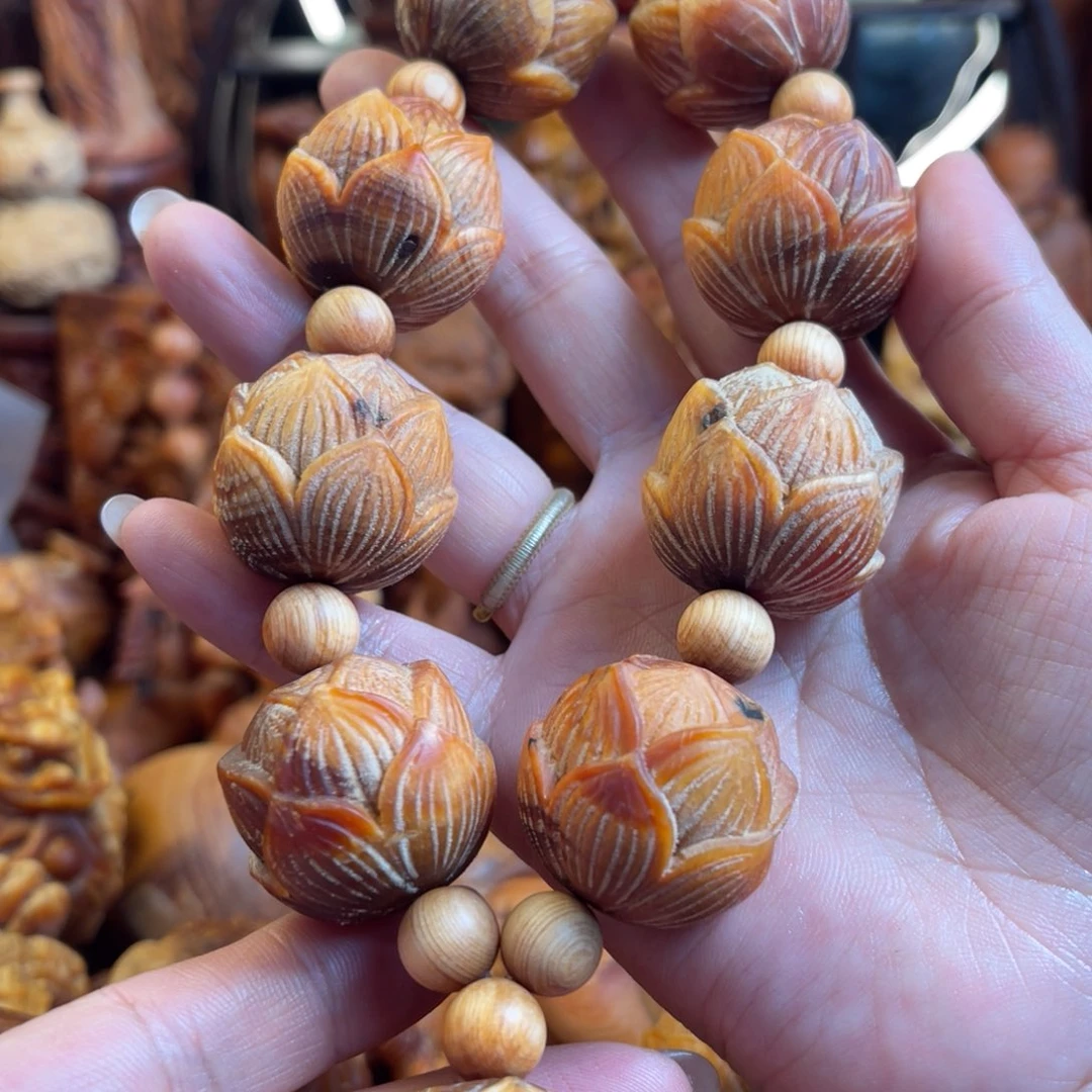 松木（琥珀木）其他微瑕莲花手持