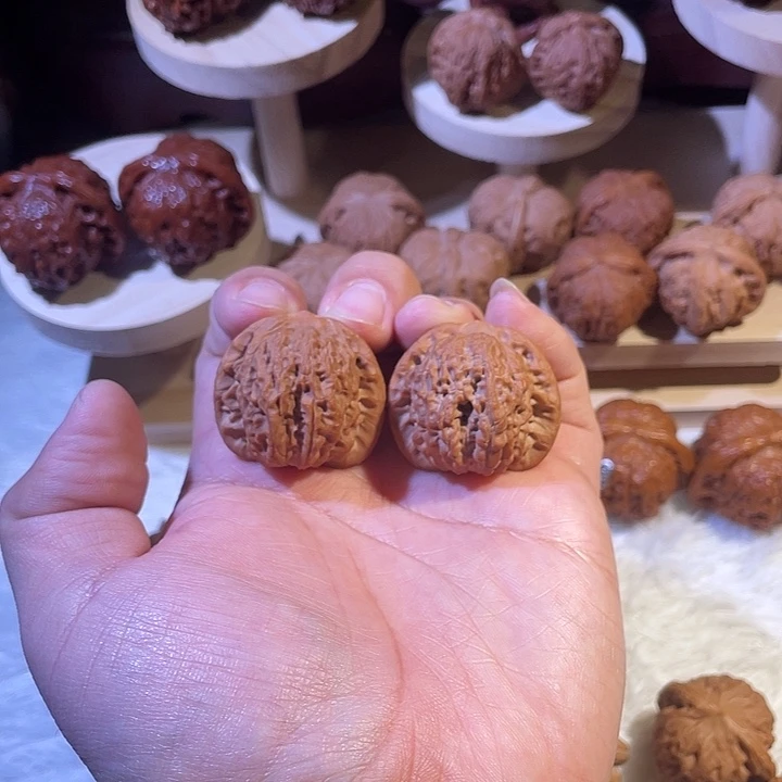 吊坠文玩核桃22-血麒麟手捻