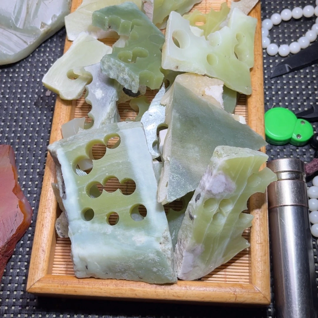 未镶嵌和田玉车挂