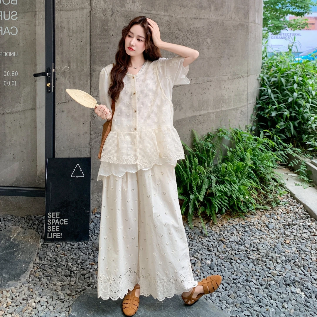 一整套ootd穿搭套装米白蕾丝马甲花边打底小衫温柔风阔腿裤三件套