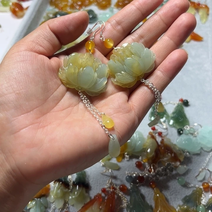 合金蛇纹石玉耳饰