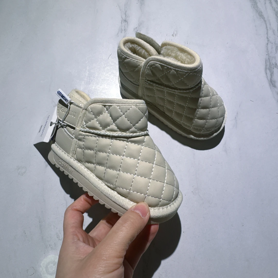 秋冬季宝宝雪地靴加绒加厚保暖棉鞋男女童软底婴儿学步短靴新款