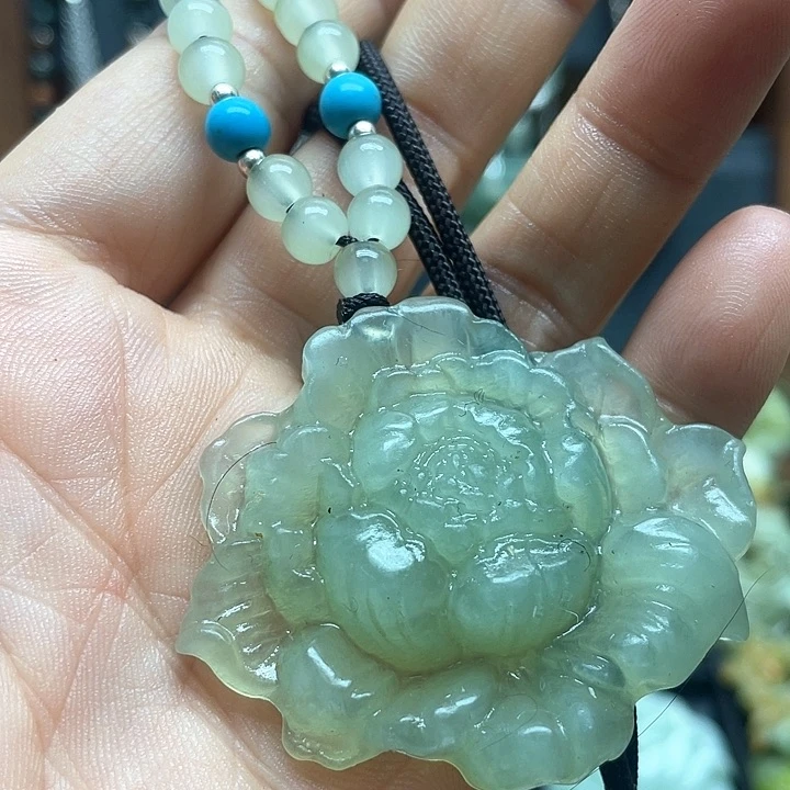 未镶嵌蛇纹石玉颈饰