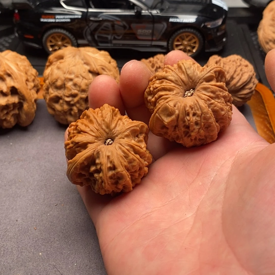 文玩核桃精品对血麒麟