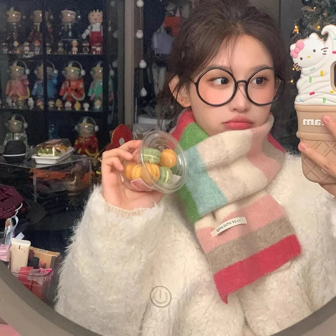 韩版时尚小众设计款彩虹围巾女生秋冬季百搭学生可爱护颈围脖礼物