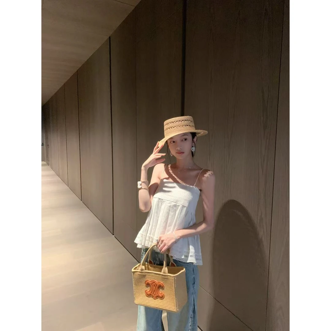 【盒子专享】荔枝露珠 层次感镂空拼接百褶吊带上衣