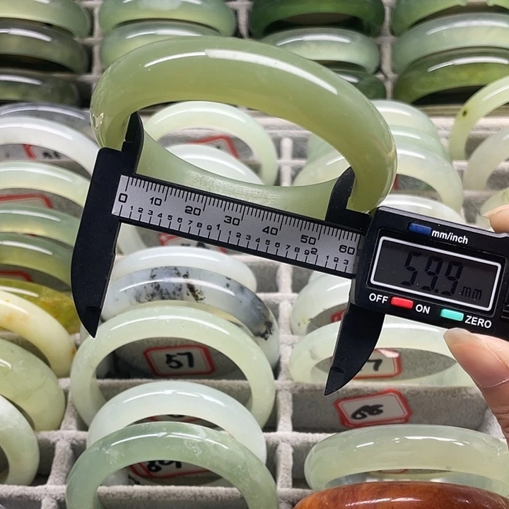 蛇纹石玉未镶嵌手镯68